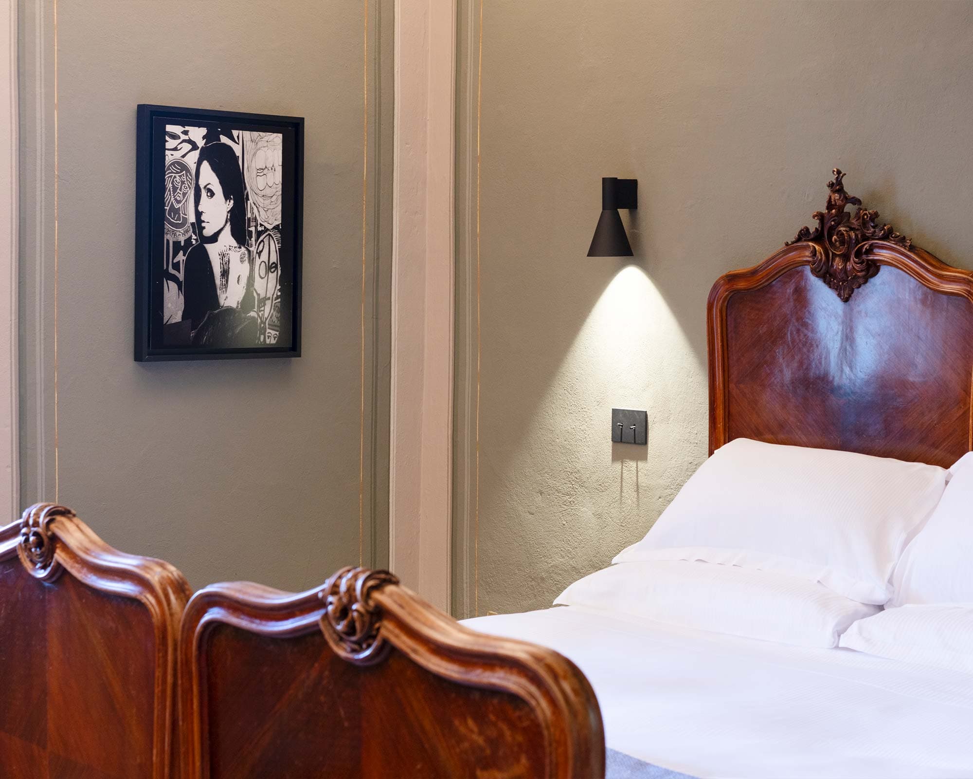 vigne di fagnano tra donne sole letto king size foto bianco nero