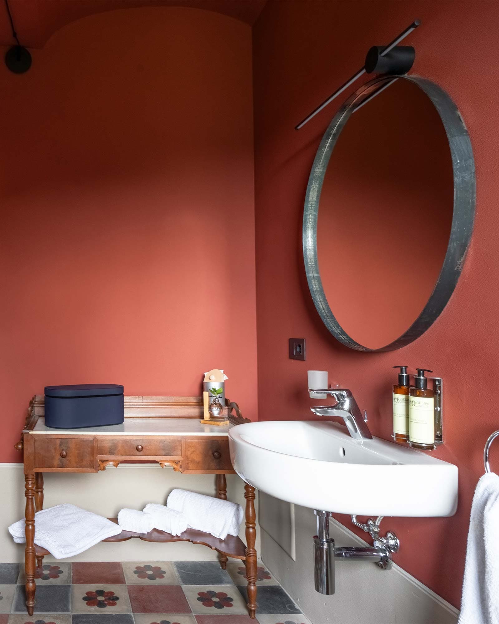 vigne di fagnano il diavolo sulle colline bagno rosso