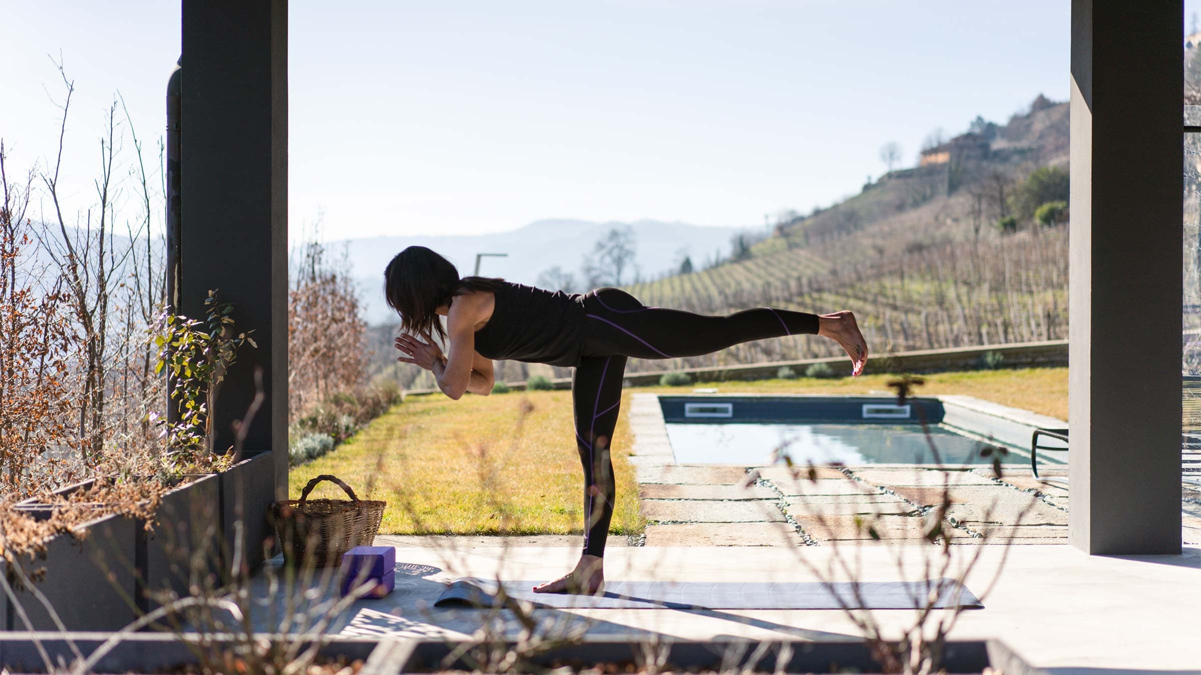 vigne di fagnano yoga meditazione yoga vista su vigneti santo stefano belbo langhe