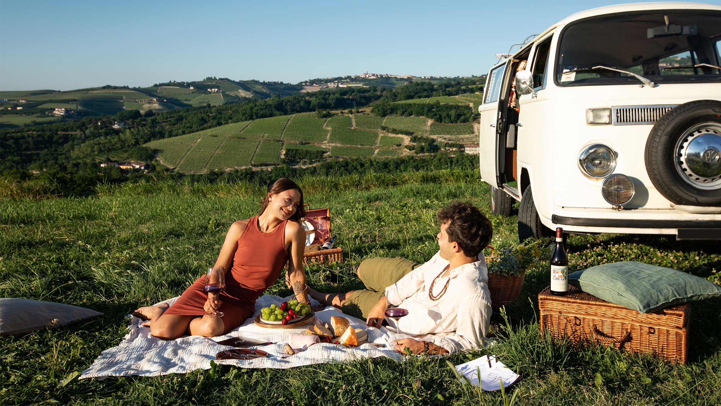 vigne di fagnano tour enologico con sommelier langhe unesco